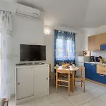 In With Swimming Pool