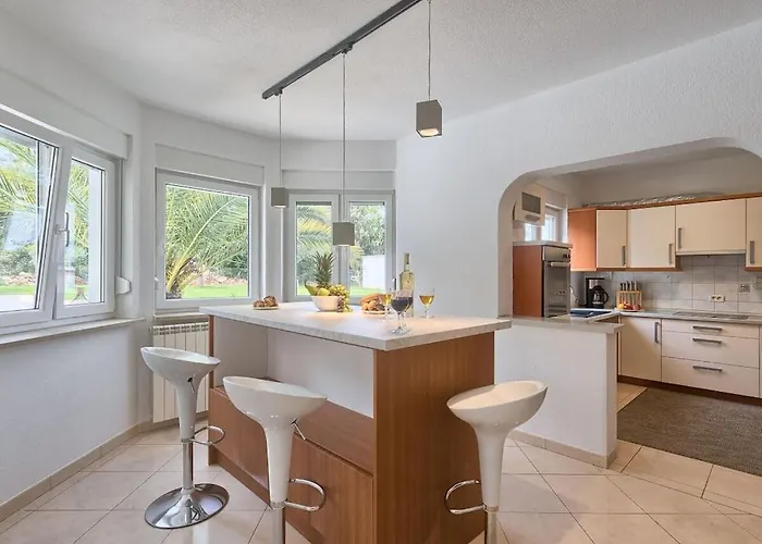 In With Swimming Pool